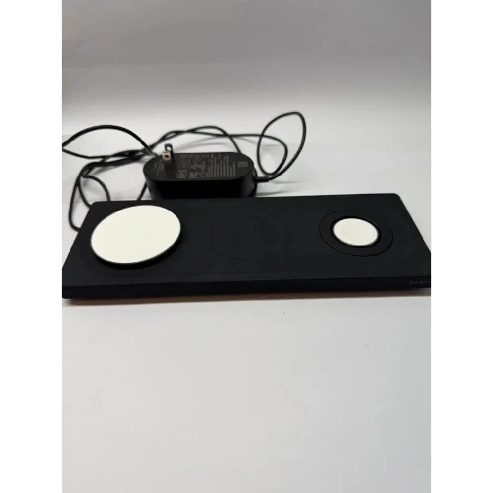 Belkin 3-in-1 MagSafe Wireless Charger – Flat Lay